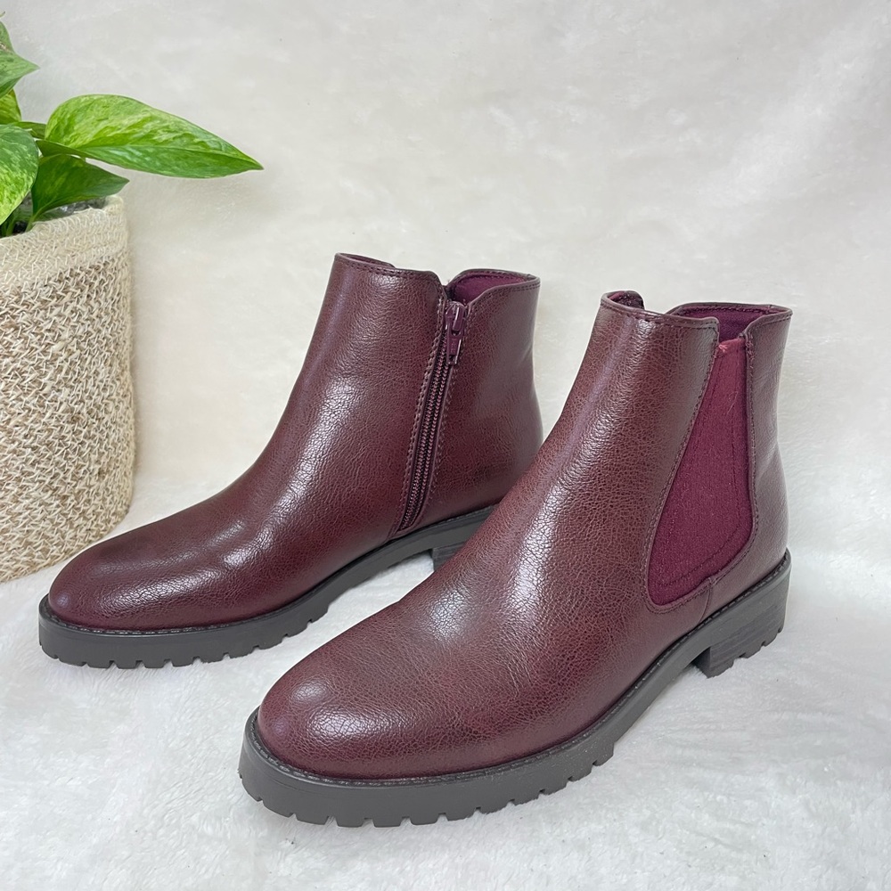 Baretraps Daytona Chelsea Boot Cabernet 6M Ankle Booties‎ G 756